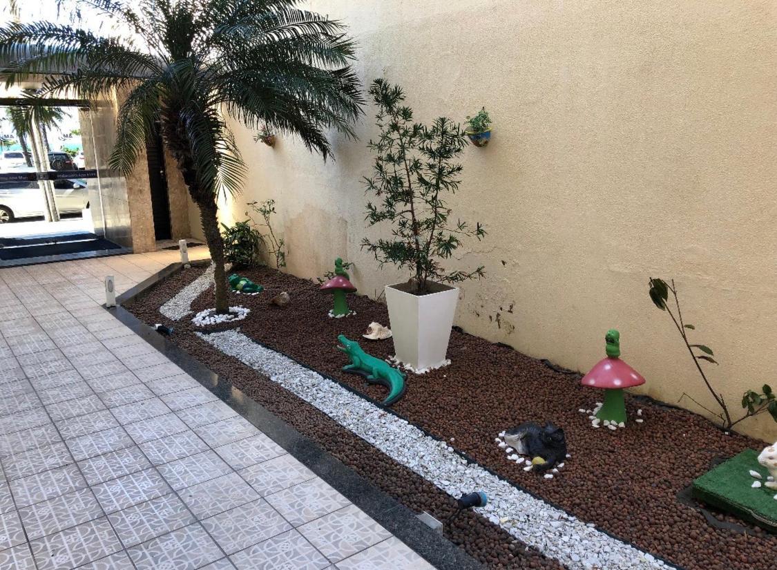 Apartamento Apto 502 - Dois Quartos à Beira Da Praia De Pajuçara Em Maceió, Próximo A Feirinha De Artesanato