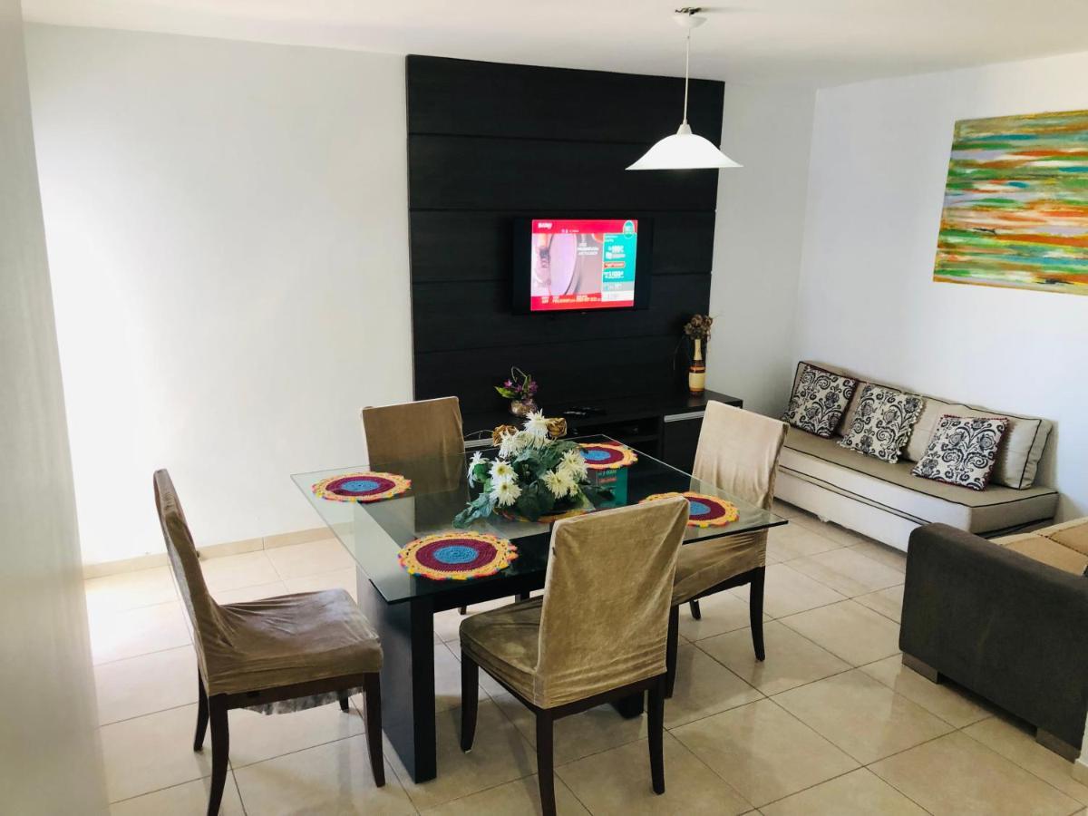 Apto 502 - Dois Quartos à Beira Da Praia De Pajuçara Em Maceió, Próximo A Feirinha De Artesanato Maceió
